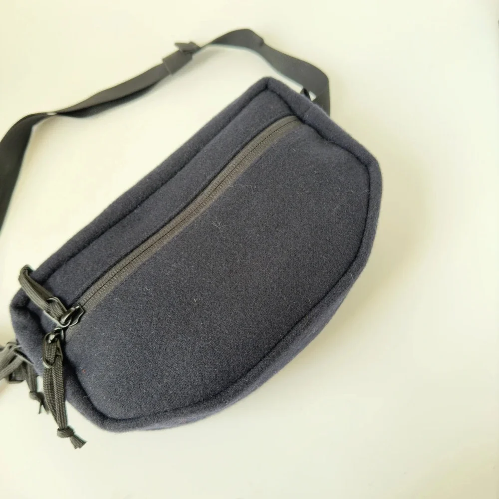 Wavpak Swell 2.5L - Italian Melton Wool - Black